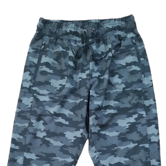Kyodan Women's Lightweight‎ Camo Capri Jogger Pants Size: Medium - Picture 2 of 9